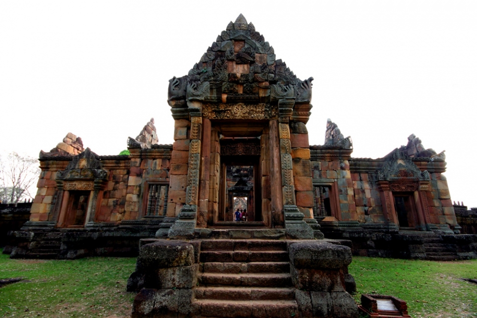ปราสาทเมืองต่ำ