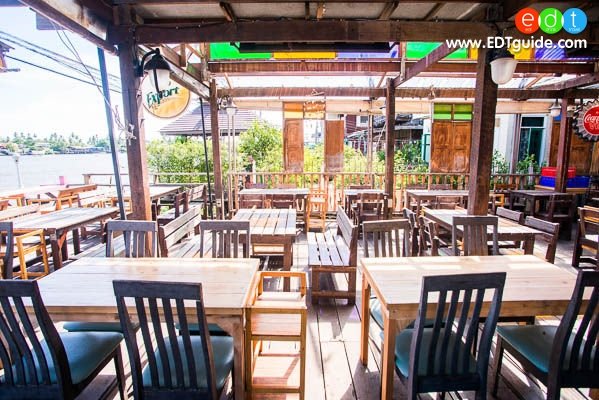 ร้านอาหาร ธาราเริงรมย์
