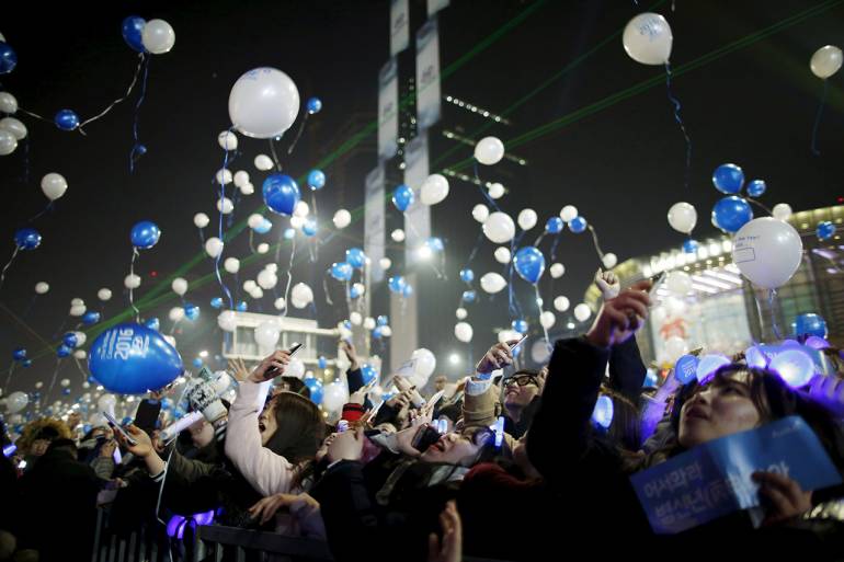 ชาวเกาหลีใต้ปล่อยลูกโป่งในงานเคาต์ดาวน์ ที่กรุงโซล (ภาพ: REUTERS)