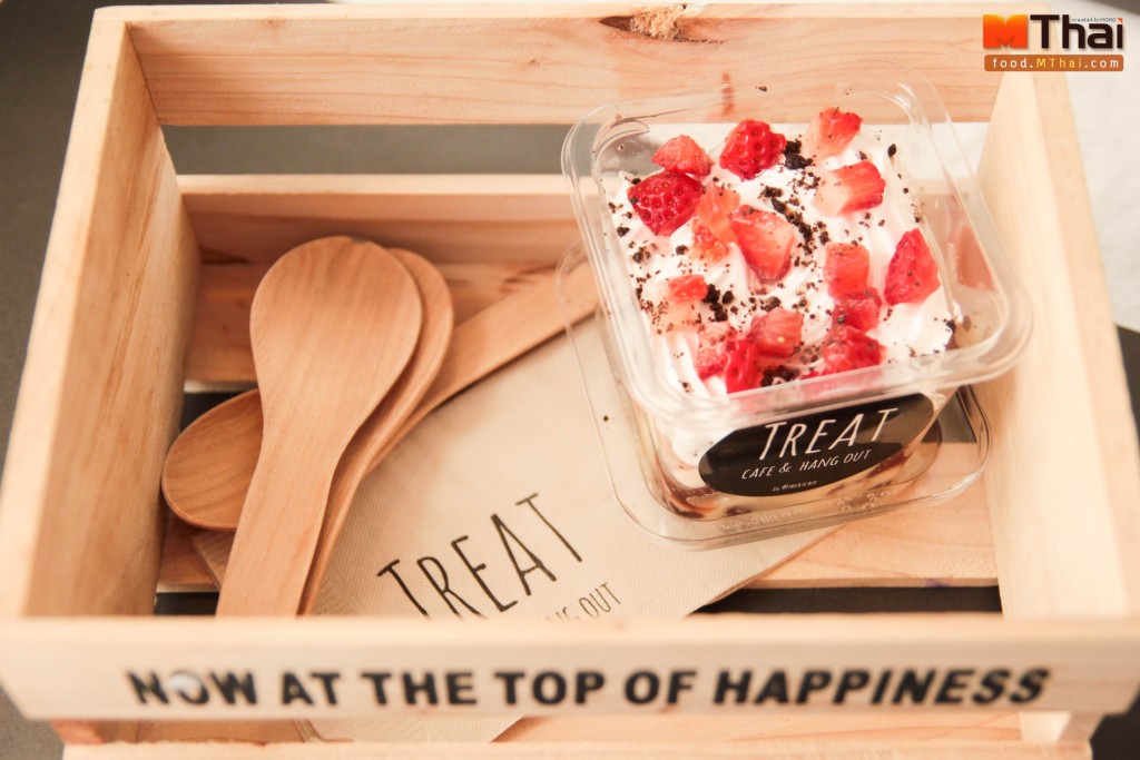 เมนู strawberry-trifle