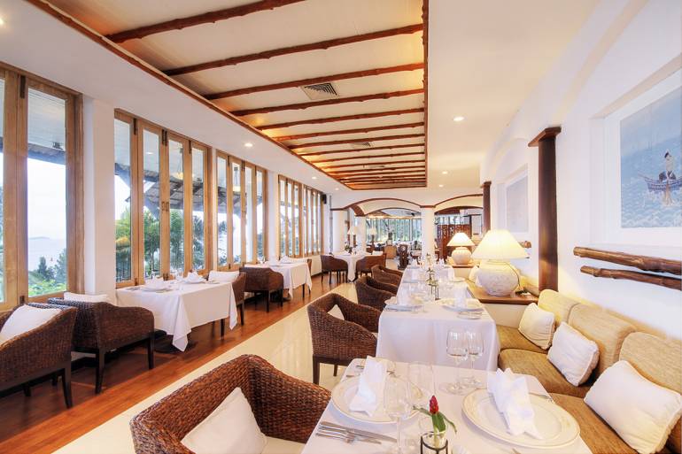 บรรยากาศอบอุ่นที่ Top of the Reef 