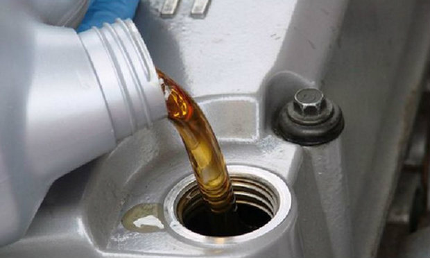 น้ำมันหล่อลื่น (Lubricating Oil)