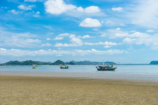 เที่ยวปราณบุรีเพลิน ๆ กับ 8 สถานที่ท่องเที่ยวยอดนิยม